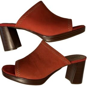 Clarks Women's Ambryln Park Slip-On Dress Sandals Size 11W. NWOT